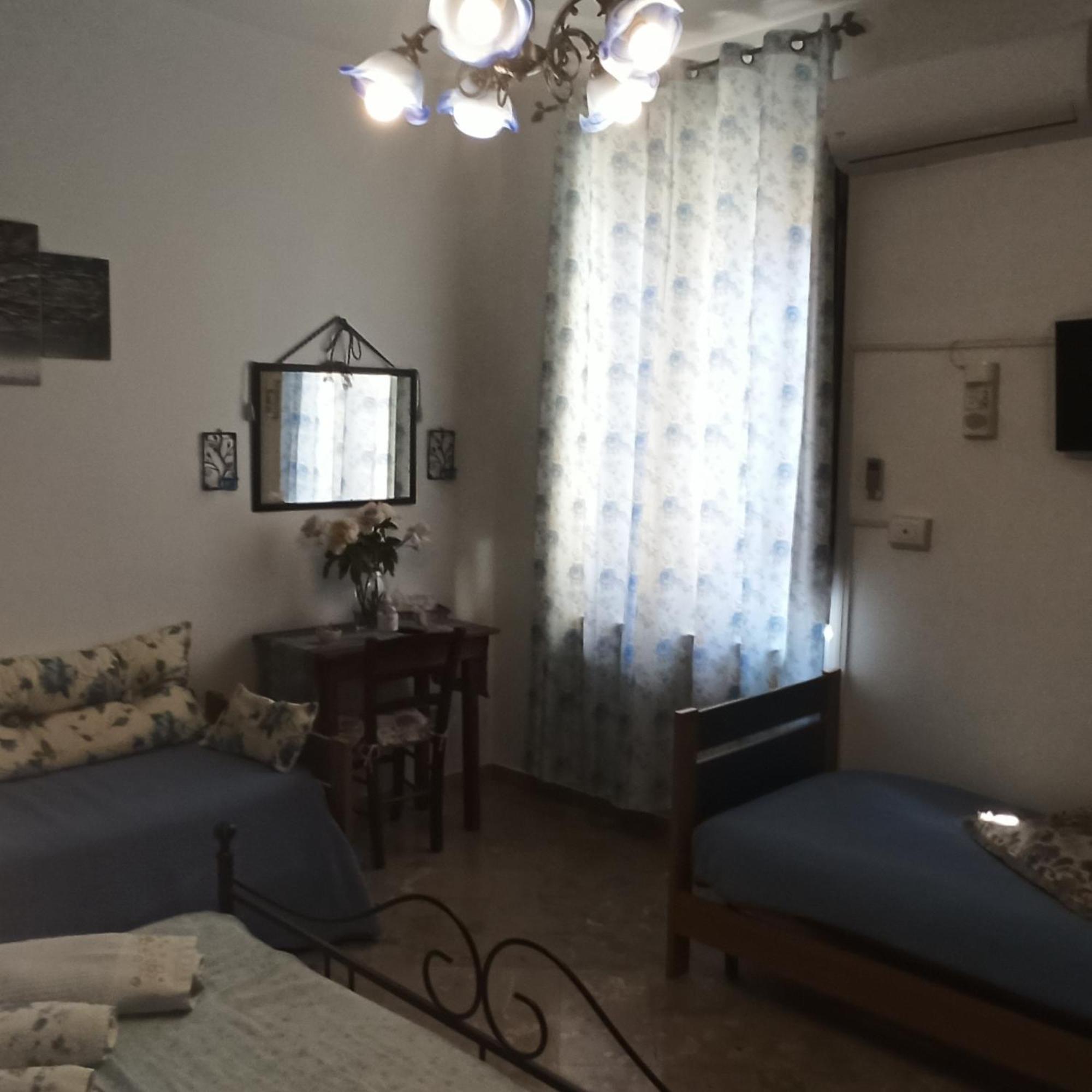 B&B Le 4 Stagioni Sul Viale, Belvedere Di Агридженто Номер фото